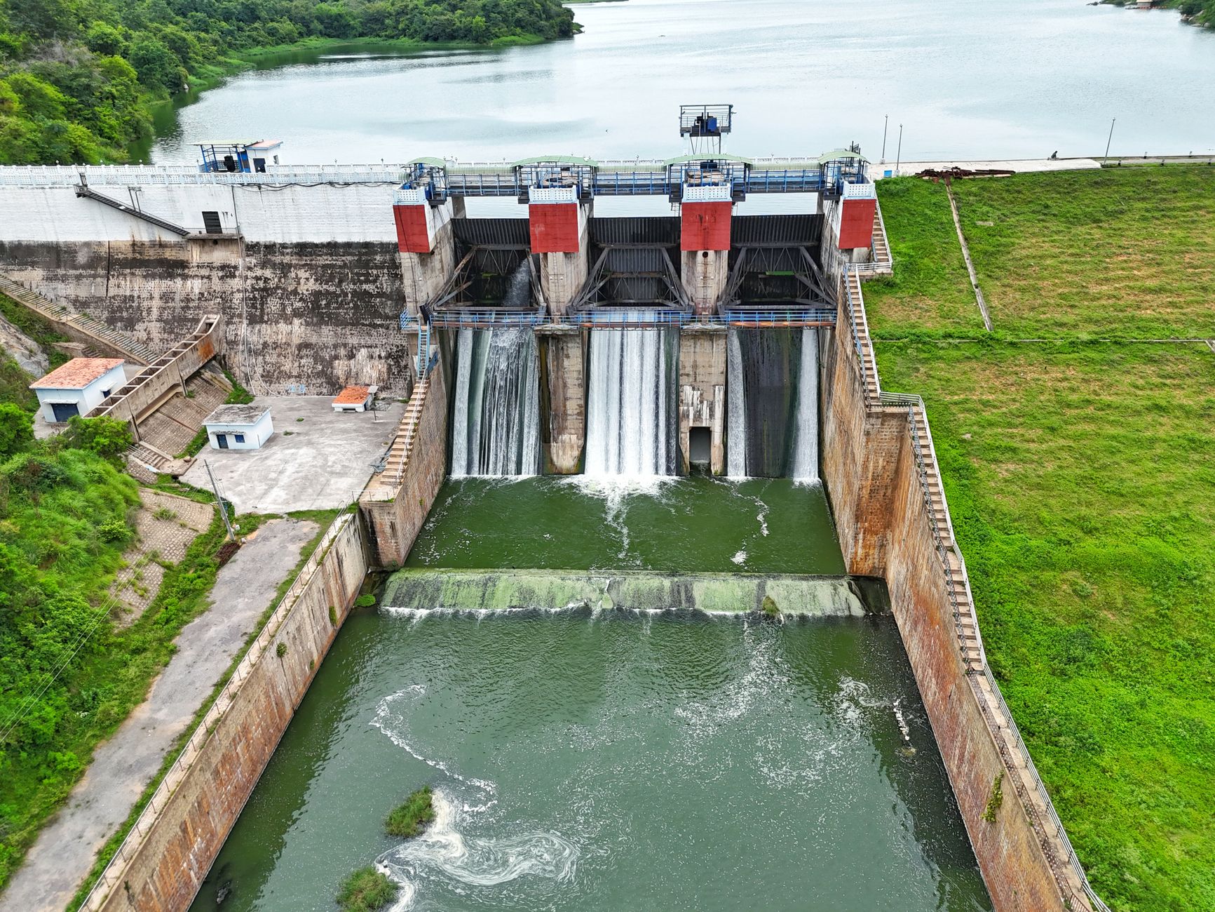 best atmospheric water generators image